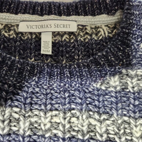 Victoria's Secret sweater - Picture 3 of 7